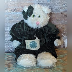 Boyds Bears "Cleo P Pussytoes Plush Cat With Hunter Velvet Green Jumper